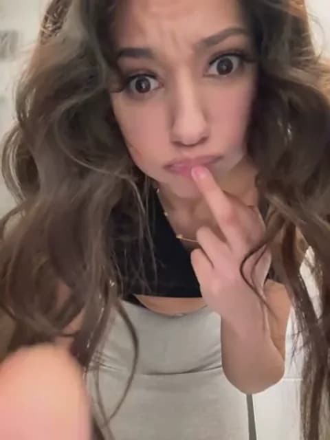 -_MiaQueen_- from Stripchat - Feb 28, 2026 01:53 - 36 min