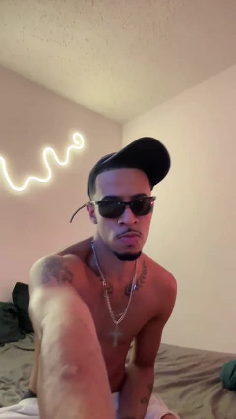 Hick_pietro from Cam4 - Jan 14, 2026 12:29 - 33 min