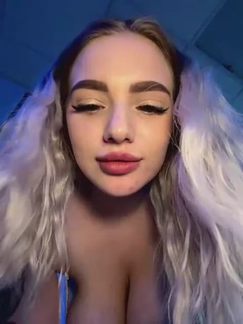 HugeBoobsAlice from Stripchat - Jan 11, 2026 10:08 - 31 min