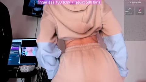 SSWEETSIINNN from Stripchat - Jan 17, 2026 08:02 - 53 min