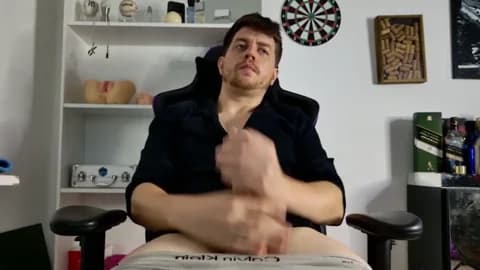 aaronlegend_ from Stripchat - Jan 18, 2026 08:15 - 61 min