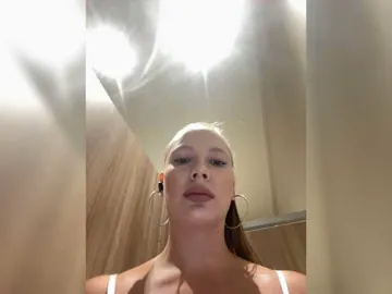 Linnea BongaCams Model - Cam Recordings